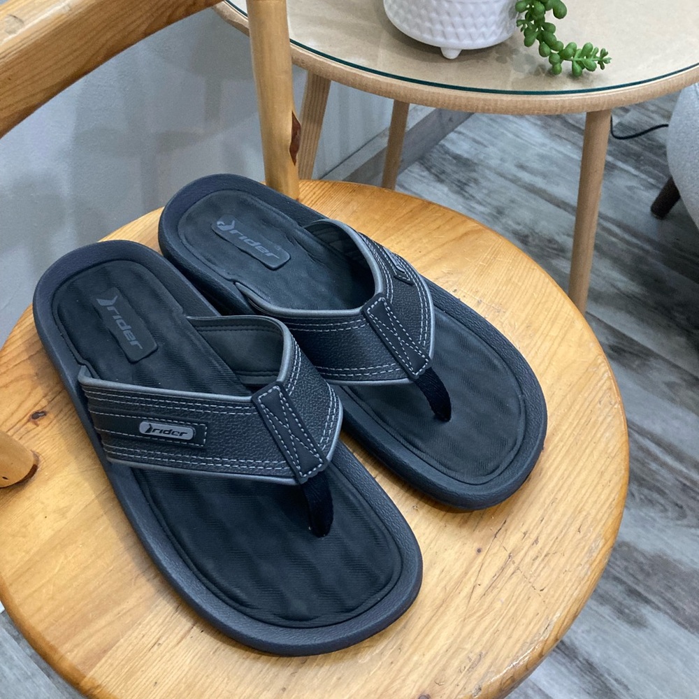 Rider brand flip flops size 10